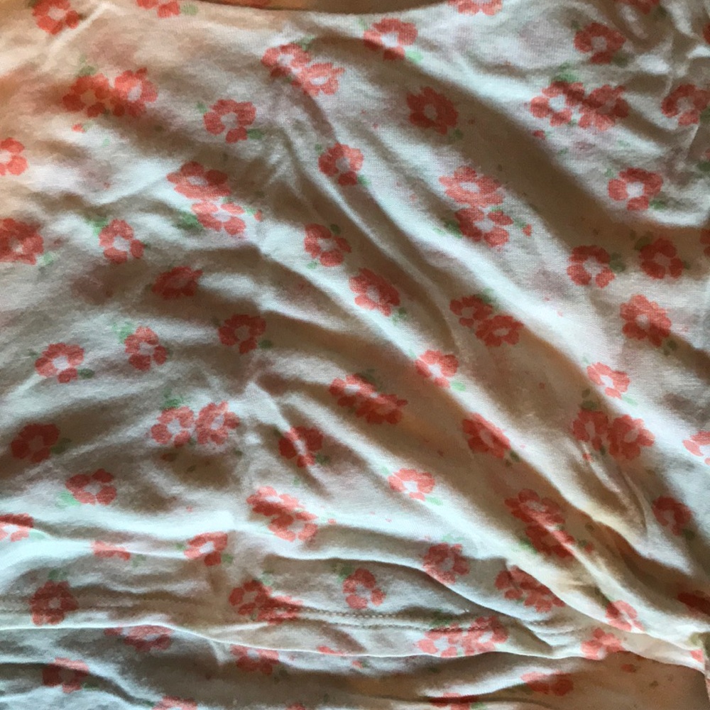 Crop top! - Picture 3 of 3